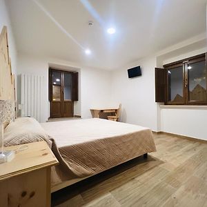Camera con letto king size